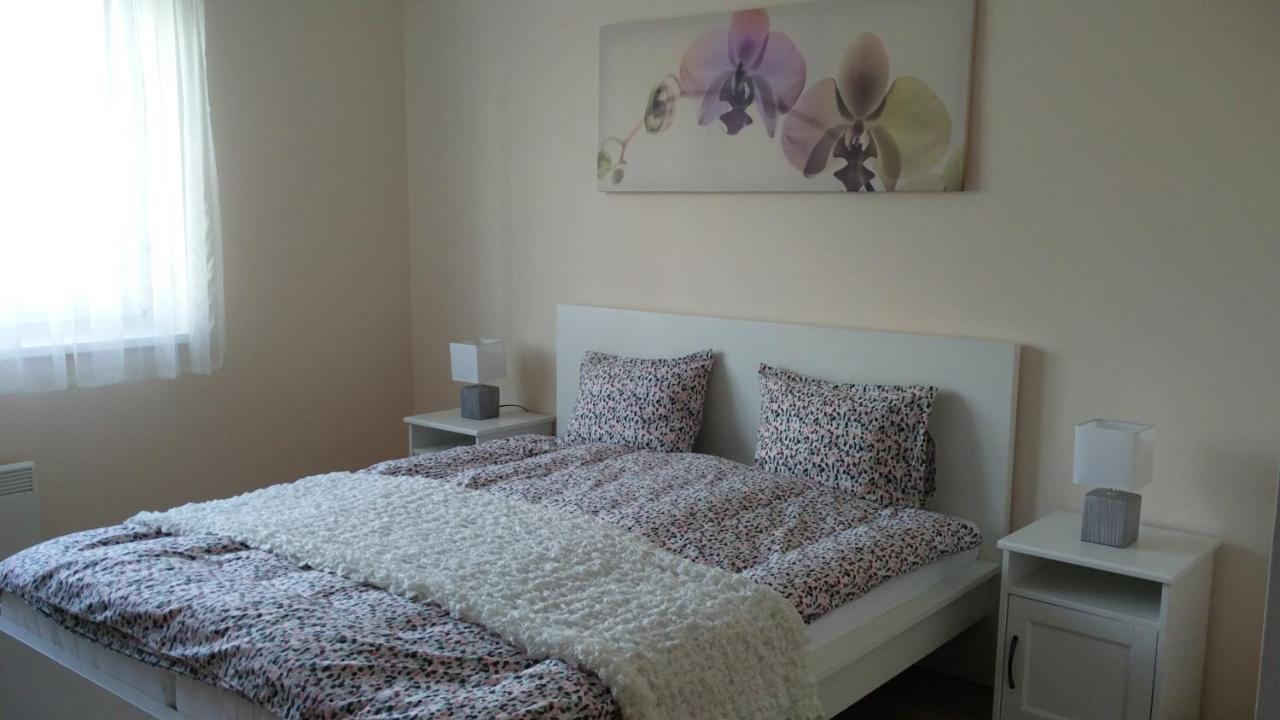 River Side Apartman Kalocsa Exterior foto