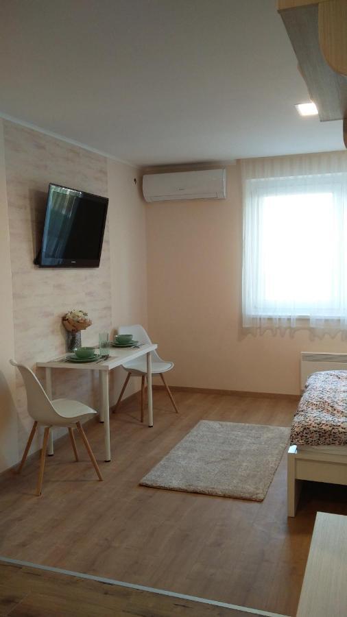 River Side Apartman Kalocsa Exterior foto